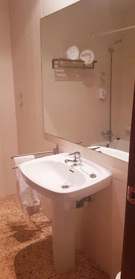 Hostal Braseria Tivissa Экстерьер фото