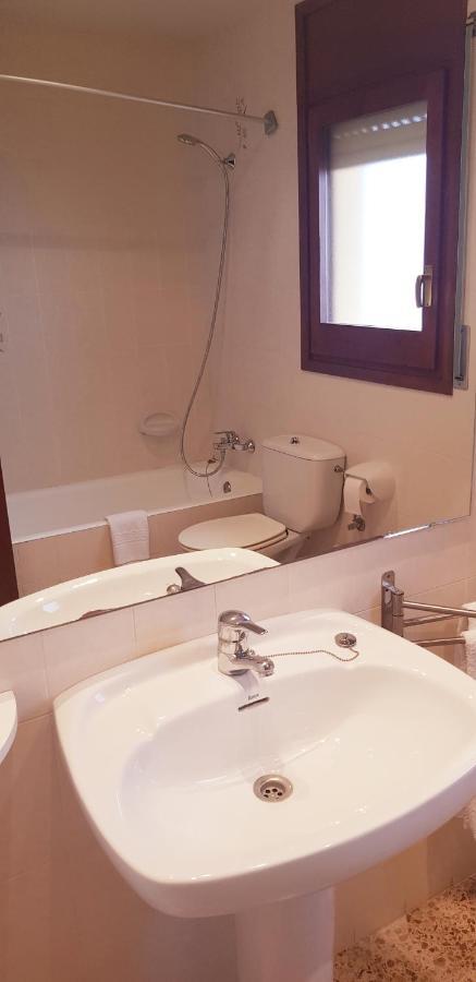 Hostal Braseria Tivissa Экстерьер фото