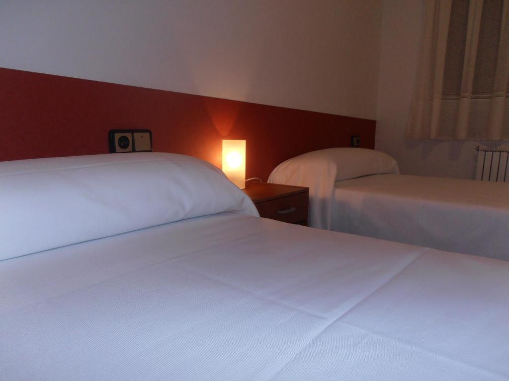 Hostal Braseria Tivissa Номер фото