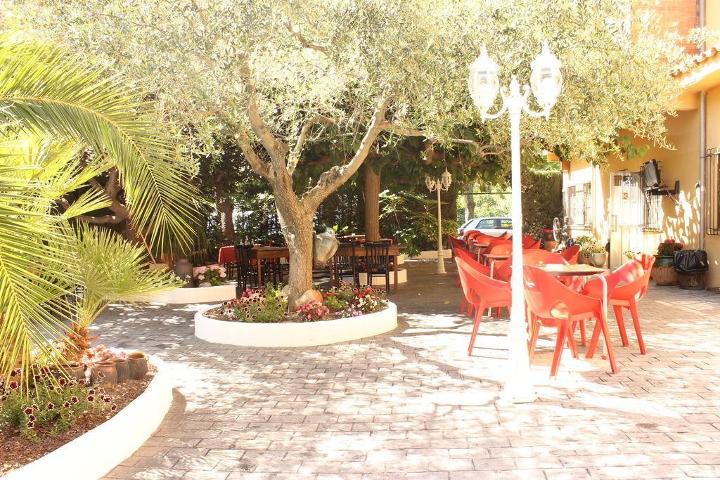 Hostal Braseria Tivissa Экстерьер фото